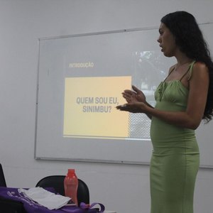 Ufal forma a primeira mulher travesti no curso de Jornalismo