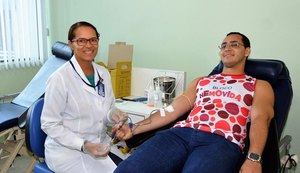 Doadores de sangue recebem camisa para participar de bloco do Hemoal