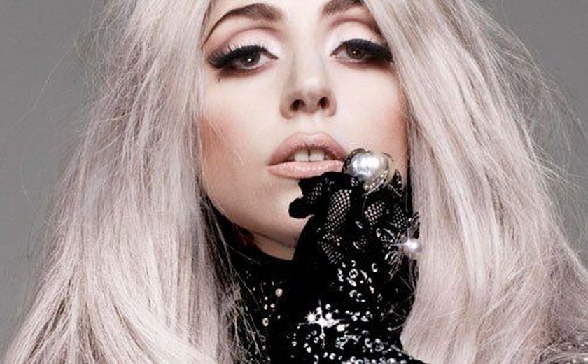 Gaga chora em entrevista ao falar sobre a fama e dá a melhor definição de sucesso