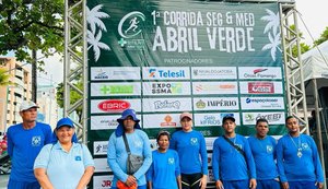 Prefeitura de Maceió faz coleta seletiva em evento de corrida na orla marítima