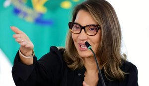 Ela, não!