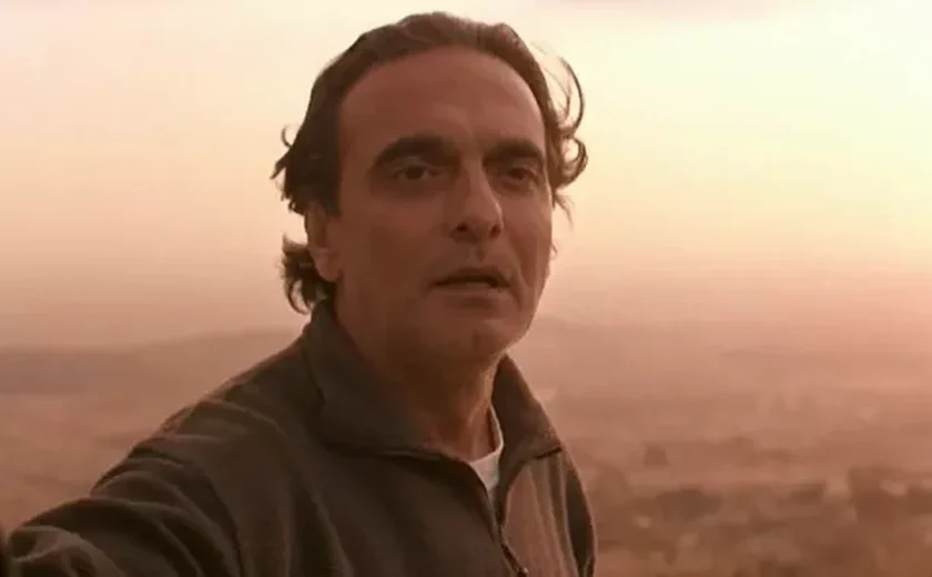 Morre Homayoun Ershadi, protagonista de 'Gosto de Cereja', aos 78 anos