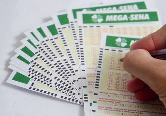 Mega-Sena pode pagar R$ 2 milhões neste sábado