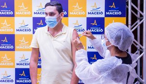 Maceió vacinou mais de 100 mil pessoas em fevereiro