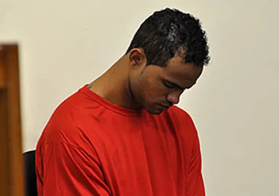 Goleiro Bruno é preso em São Pedro da Aldeia, no Rio de Janeiro