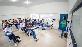 Governo de Alagoas paga retroativo do Piso Nacional da Educação para 2.745 professores