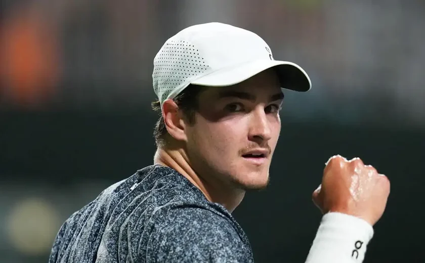 João Fonseca estreia bem e terá Kashanov pela frente em Indian Wells