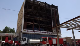 Incêndio em shopping no Iraque deixa mais de 60 mortos