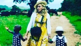 Madonna posta primeira foto com as filhas gêmeas que adotou no Malawi