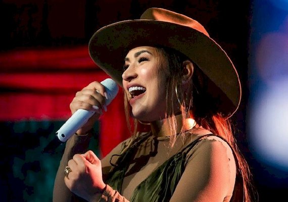 Simone Mendes passa por cirurgia delicada e se afasta dos palcos