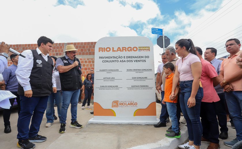 Deputada Gabi Gonçalves e prefeito Gilberto Gonçalves entregam três quadras poliesportivas em Rio Largo