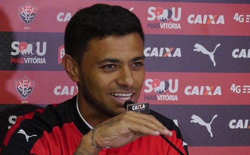 No Vitória, Cleiton Xavier revela cuidados para não ter lesões