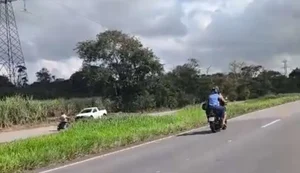 Idoso que conduzia triciclo elétrico na contramão morre na BR-104 ao bater de frente com veículo