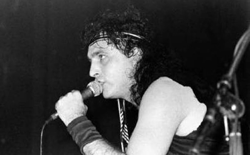 Morre Paul Mario Day, primeiro vocalista do Iron Maiden