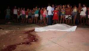 Mulher é morta com 15 tiros por suspeito não identificado