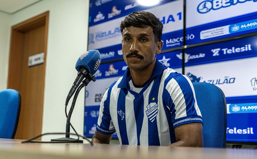 CSA apresenta Igor Guilherme e Ronaldo Mendes e projeta temporada 2026