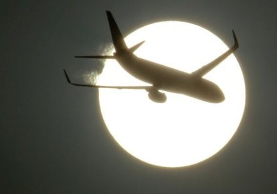 Companhias aéreas podem pagar o dobro para voar em horários de pico
