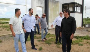 Vereadores acompanham prefeito Rogério Teófilo em visita ao CT do ASA