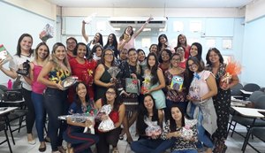 Estudantes de pedagogia cobram retorno de curso na Faculdade Uninassau