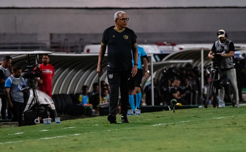 Hélio dos Anjos avalia CRB melhor contra Mirassol, mas lamenta erro que gerou derrota