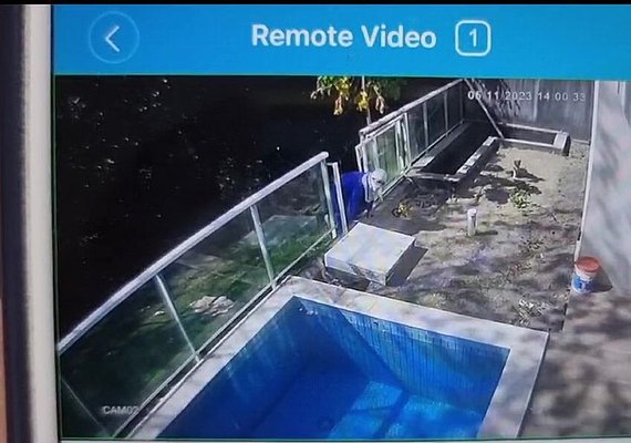 Bandido invade casa em condomínio de luxo, rouba R$ 45 mil e joias importadas