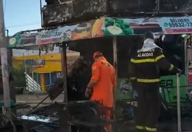 Lanchonete é atingida por incêndio durante madrugada em Arapiraca