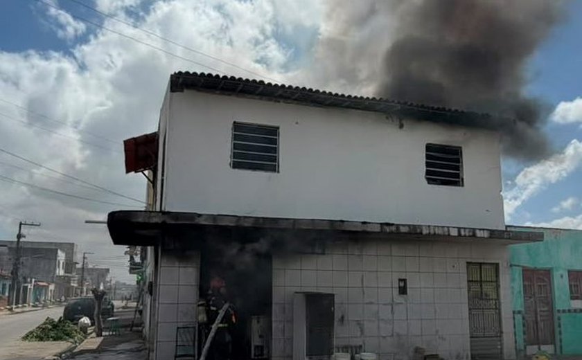 Incêndio atinge oficina de eletrodomésticos em Arapiraca