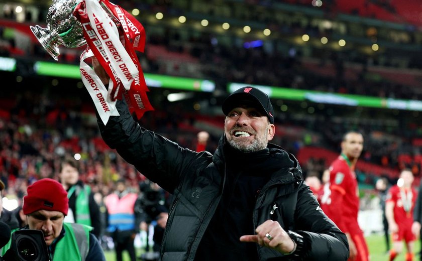 Treinador Jürgen Klopp renova contrato com o Liverpool até 2026