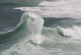 Marinha alerta para ressaca com ondas de até 2,5 metros no litoral de AL