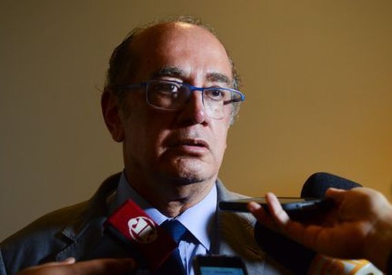 Foro privilegiado deve cair, diz Gilmar Mendes