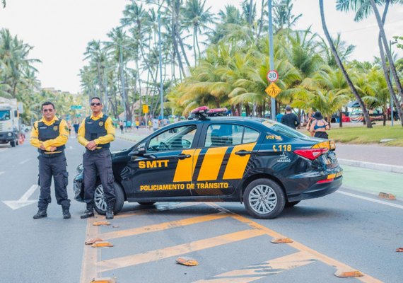 SMTT bloqueia vias e modifica trajetos dos ônibus para obras na orla marítima neste domingo