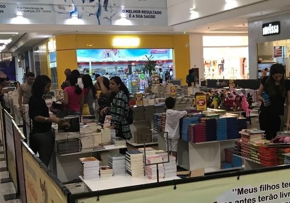 Feira traz mais de 30 mil livros para Arapiraca