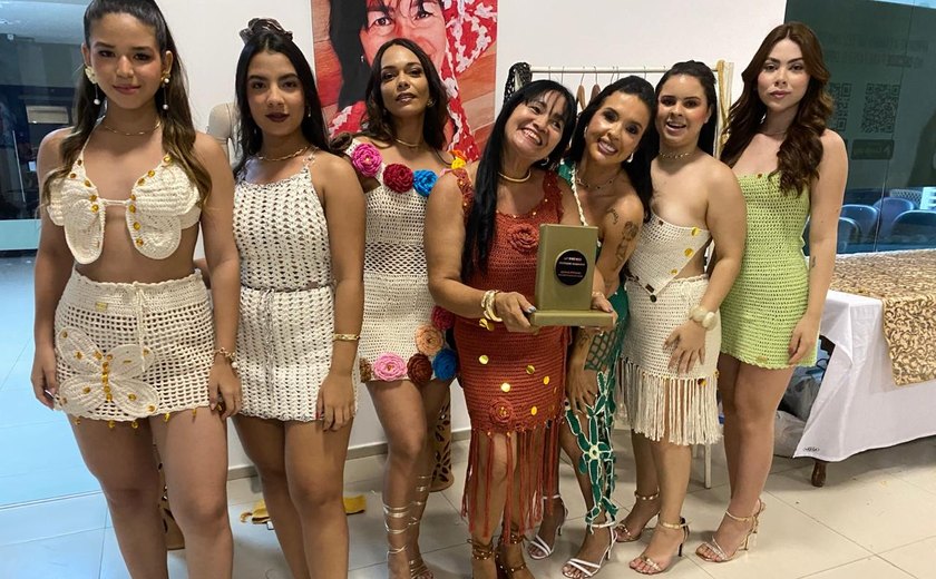 A arte do crochê em destaque: Empresária de Murici é homenageada em Maceió
