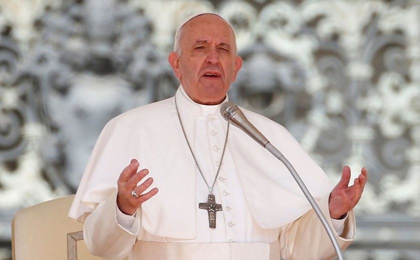 Papa Francisco é atacado por bolsonaristas após dizer que reza pelas vítimas do Capitólio