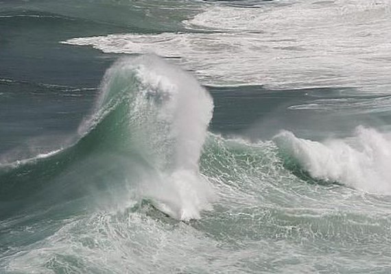 Marinha alerta para ventos fortes e ondas de até 3,5 metros no Litoral