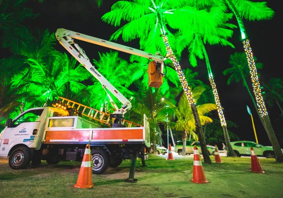 Furto de cabos e adornos atrasa iluminação de Natal de Maceió