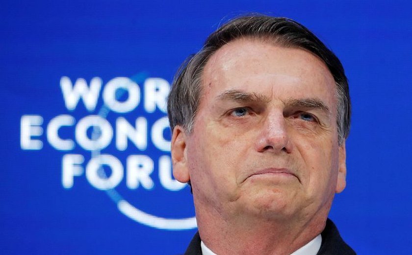 Bolsonaro divulgou informações falsas sobre meio ambiente em discurso em Davos