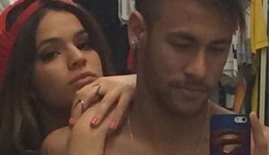 Marquezine se diz preocupada com o fanatismo dos fãs em seu namoro com Neymar