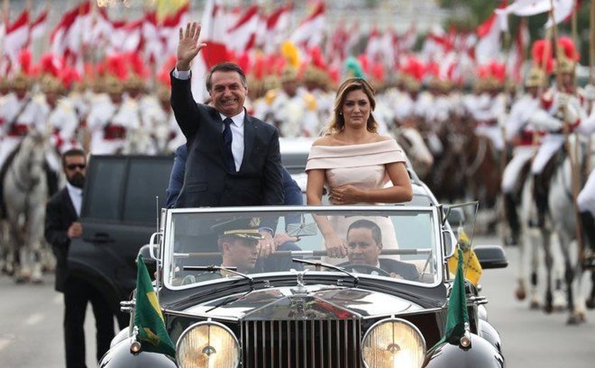No discurso de posse, Jair Bolsonaro pede apoio para 'reconstruir o país'