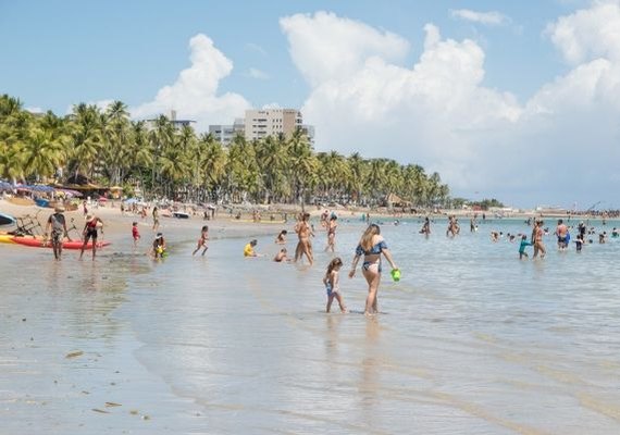 Alta temporada deve injetar mais de R$ 1 bilhão na economia de Alagoas, estima Sedetur