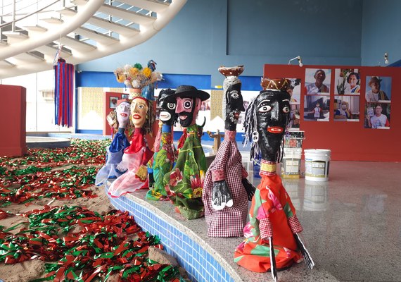 Terreiro de Brincantes: exposição reúne obras de mestres da cultura popular alagoana