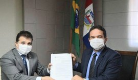 Ricardo Nezinho celebra sanção da Lei de Proteção ao Idoso na ALE