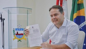 Governador assina decreto que divide pagamento de ICMS do comércio em três parcelas