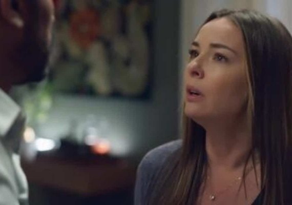 Clara vira Maria Bruaca, chuta Theo e vive transformação