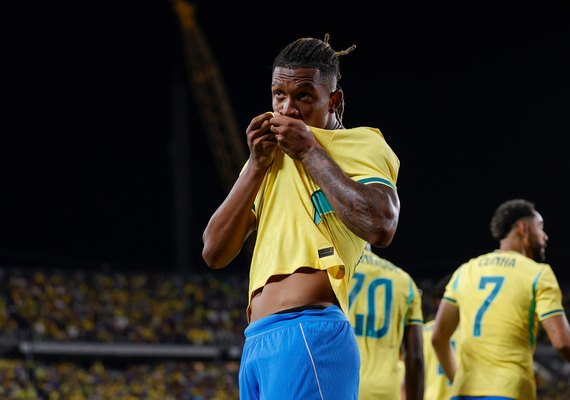 Brasil derrota Croácia em último jogo antes da convocação para a Copa