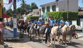 Cavalgada em Porto de Pedras marca abertura da festa de N.S. da Glória