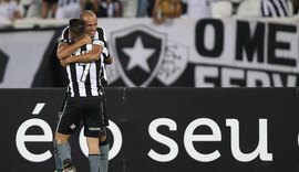 Roger faz dois e Botafogo derrota Flamengo no Engenhão