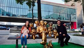 Avenida Paulista inaugura banco de bronze em homenagem aos 90 anos de Mauricio de Sousa