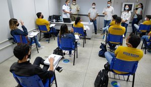 Unidade Sesi Senai de Arapiraca recebe visita do secretário de Desenvolvimento Econômico