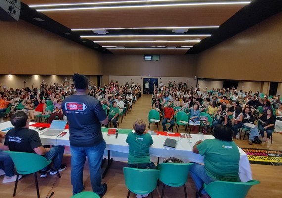 Maceió: assembleia define suspensão da greve na rede municipal de Educação